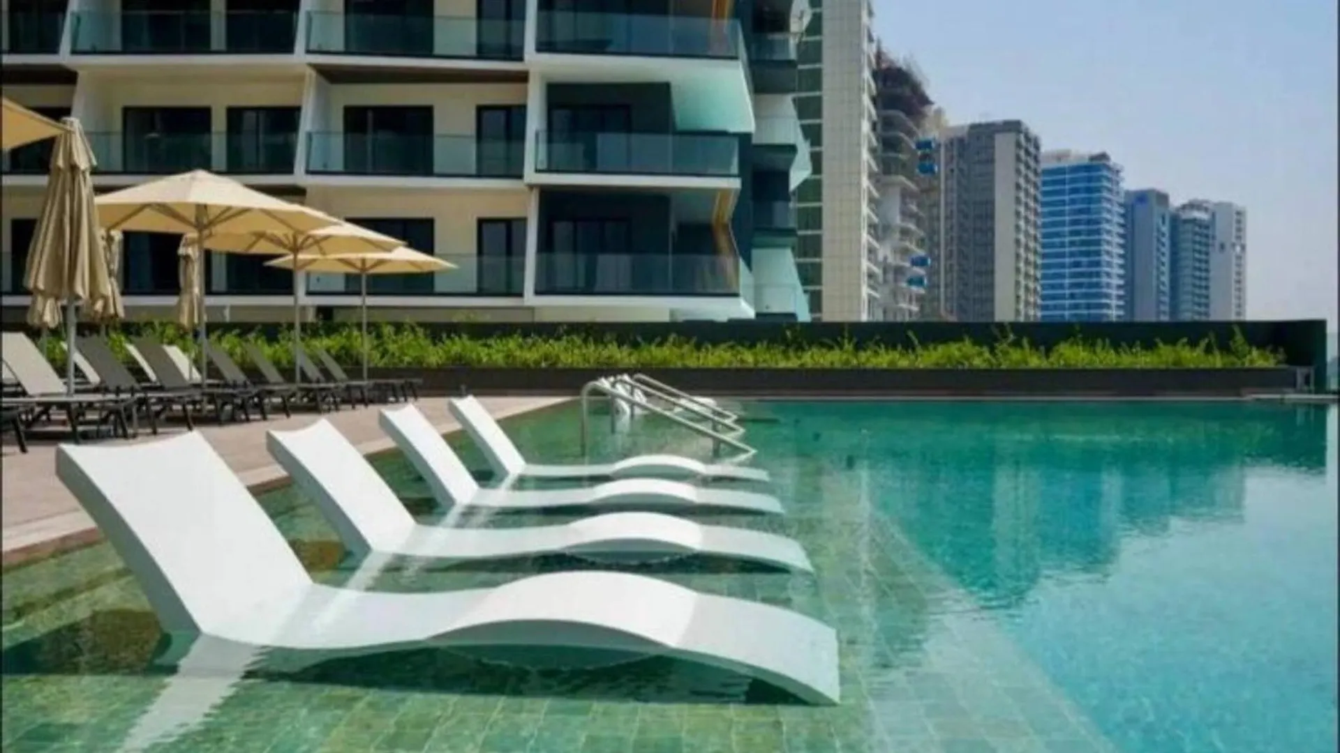 Spacious 1Bedroom, Burj Views, Infinity Pool Jacuzzi Дубай Апартаменты