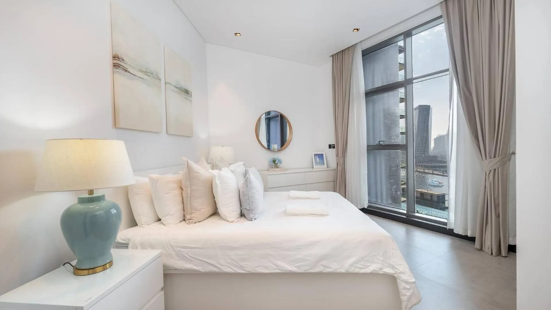 Spacious 1Bedroom, Burj Views, Infinity Pool Jacuzzi Dubaj 0*,