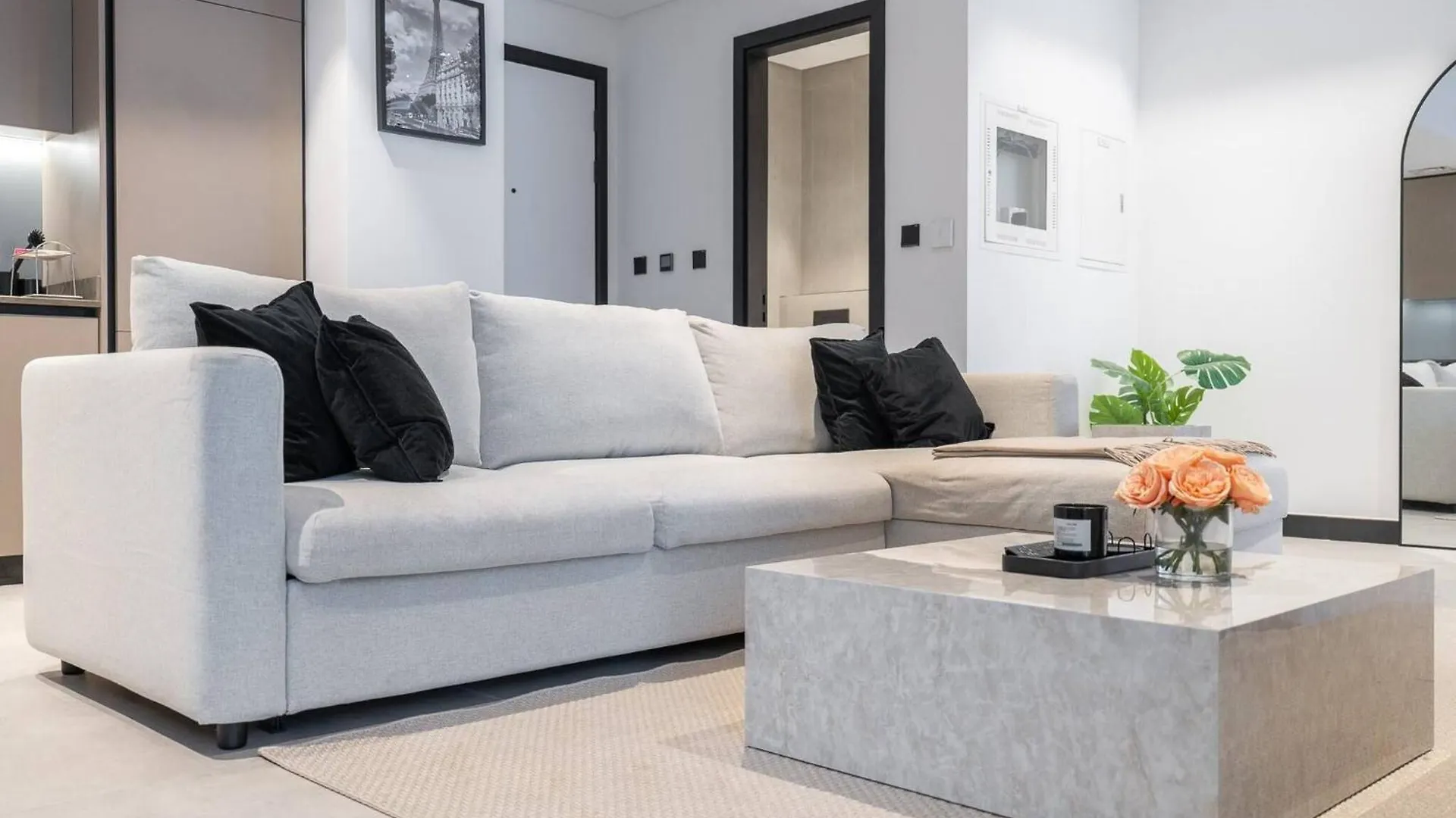 Apartament Spacious 1Bedroom, Burj Views, Infinity Pool Jacuzzi Dubaj