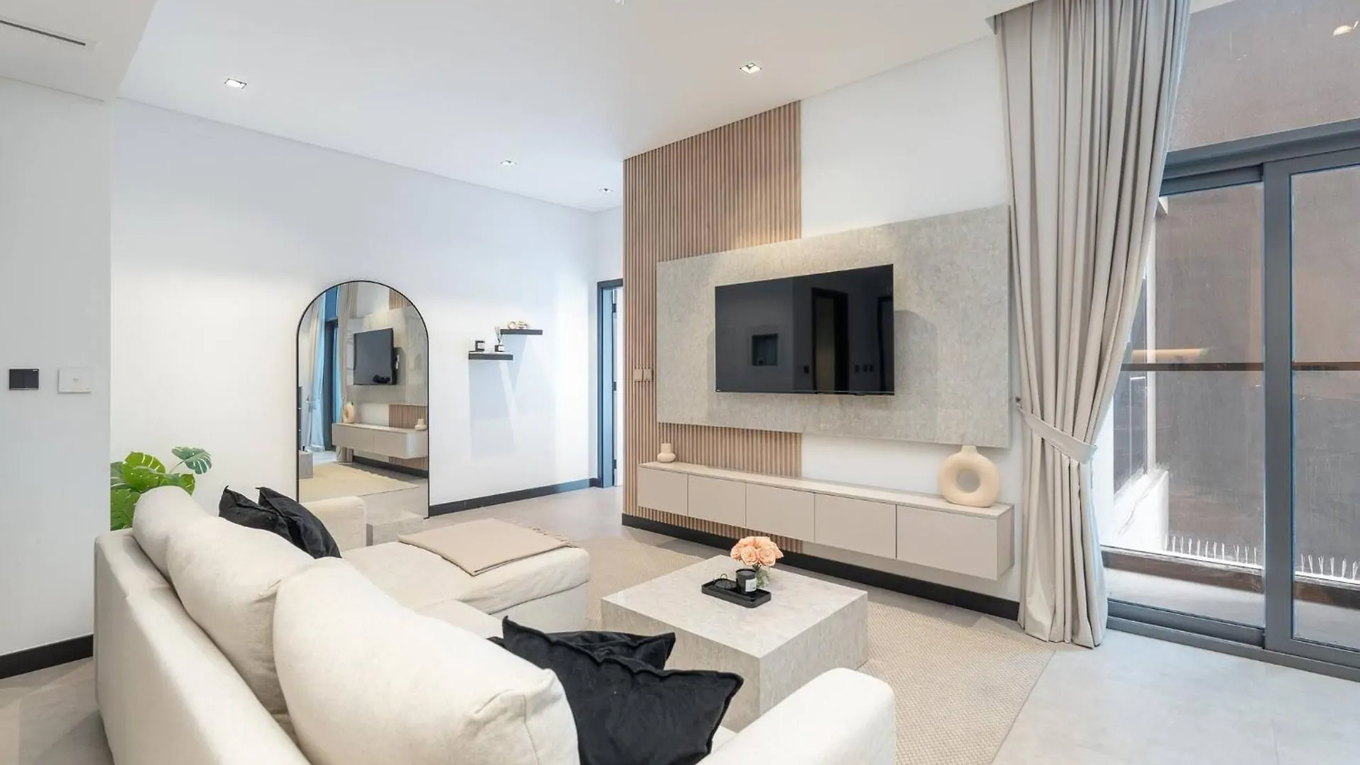 Spacious 1Bedroom, Burj Views, Infinity Pool Jacuzzi Dubai United Arab Emirates